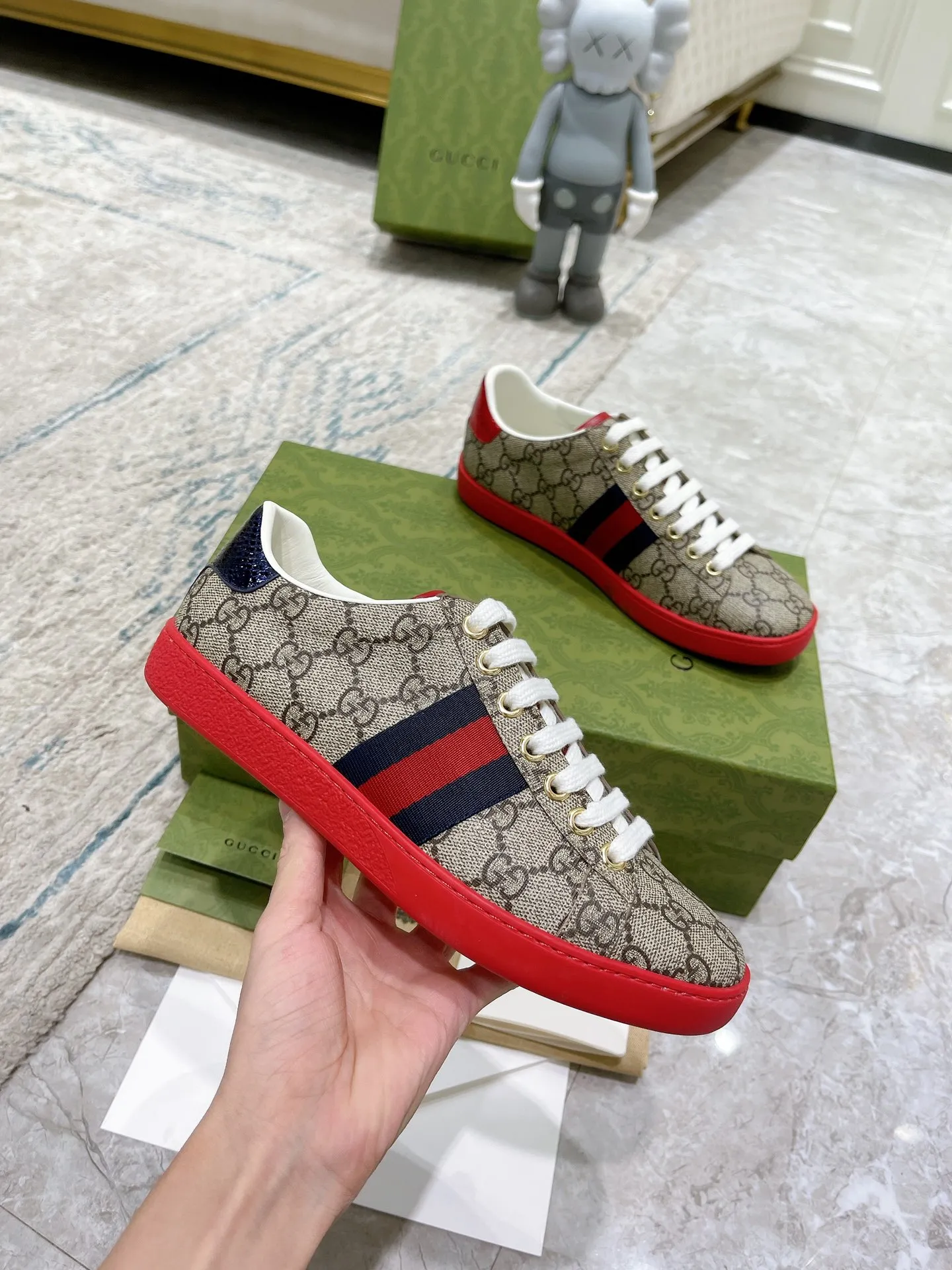 👟👟Ex-factory price 420👟👟 Newly upgraded high version of men's and women's wear, (GUCCI) official website's latest casual and fashionable couple shoes, hot style The style is simple and elegant, exclusive for couples. Unique official website latest brand elements 👑 original Gucci decoration, fashionable and generous, original material cowhide ✅ sheepskin lining, official website designated wear-resistant casual outsole, real-life photos of classic models in the counter, women's 35-40, men's 38--44 sizes